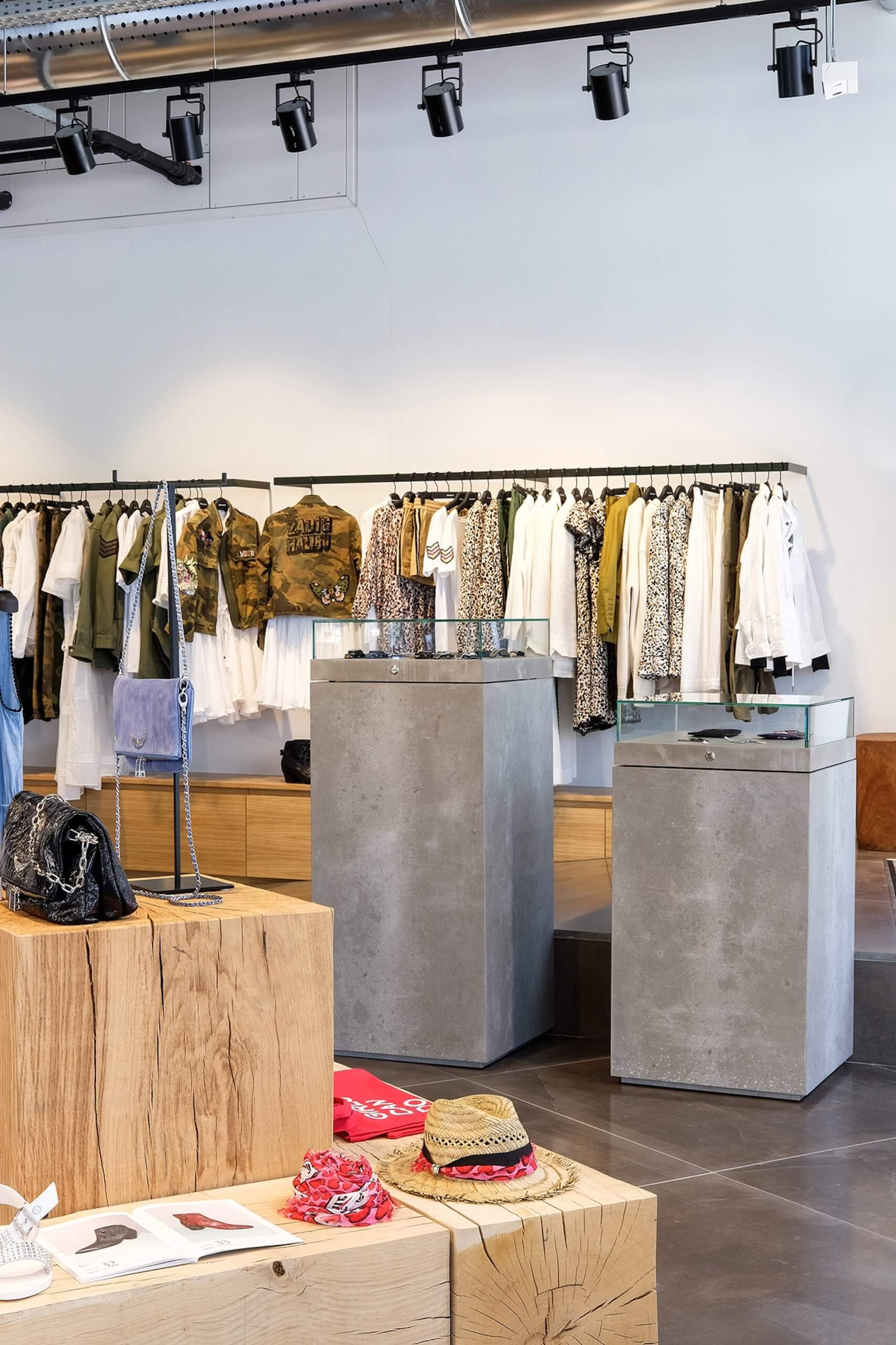 Aménagement et réalisation mobilier d'une boutique retail
